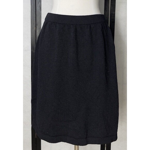 ST. JOHN ELASTIC WAIST KNIT BLACK KNEE LENGHT PULL ON SKIRT. Size: 8 - Picture 1 of 6